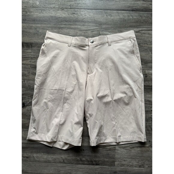 Men’s Adidas pink golf shorts size large 34 waist 10” Inseam - Picture 1 of 6